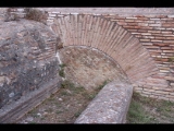 00437 ostia - regio ii - insula ii - terme dei cisiarii (ii,ii,3) - raum li neben raum (j) - bli ri westen - detail - nordseite - 09-2022.jpg